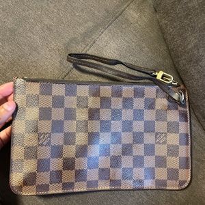 LV Clutch